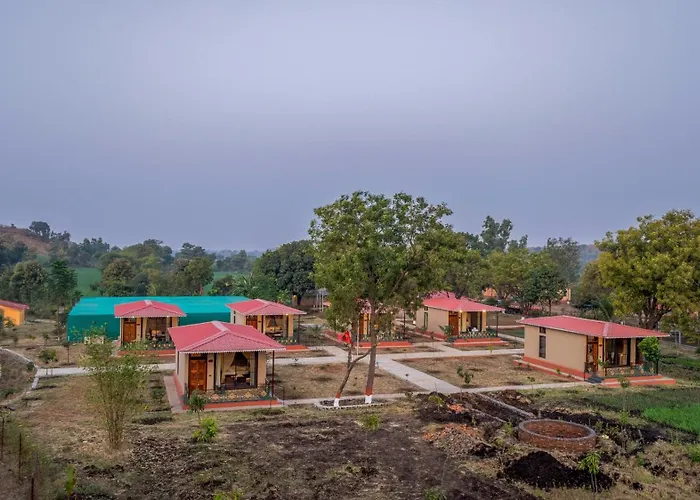 Growpure Luxury Farm Resort With Natural Water Pool - The Kushalgarh Estate