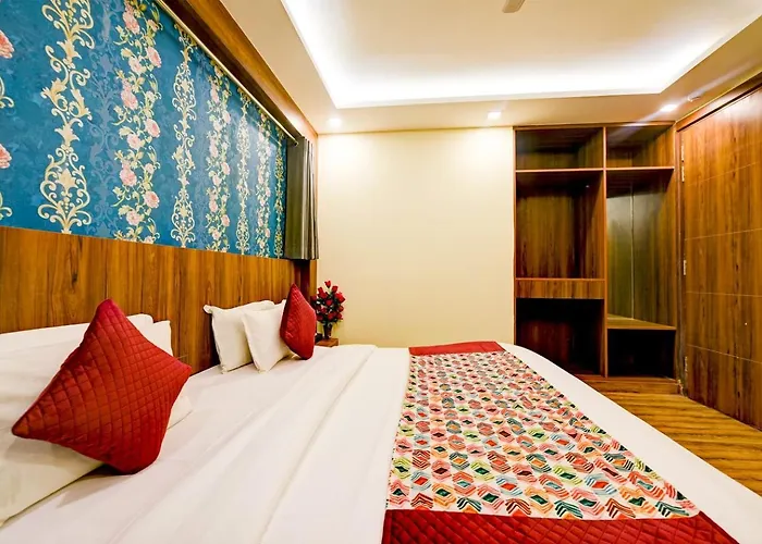Hotel Rosewood Suites Near Delhi International Airport