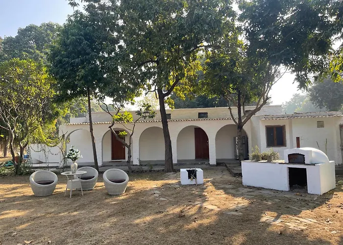 5 Minutes From Airport- Farmify - Peaceful Village Farmstay