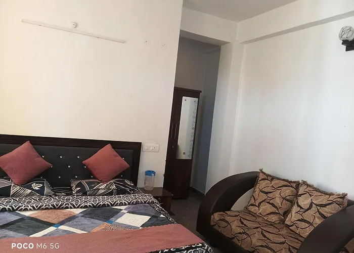 Dhananjay Home Stay