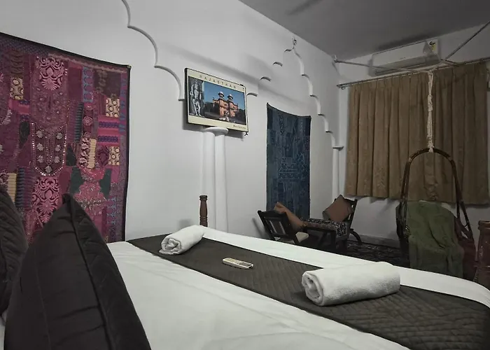 Pink Floyd Cafe & Hotel , Pushkar