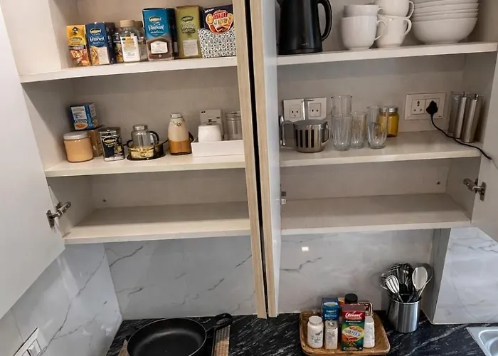 Cozy Private Studio With Free Parking Near City Center