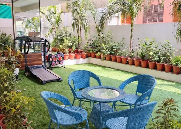 Cozy Private Studio With Free Parking Near City Center