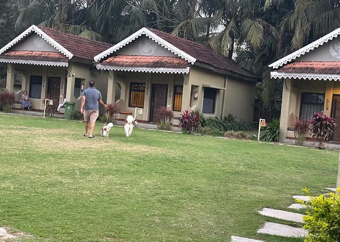 Breathing Earth - Rooms And Pool Kolkata