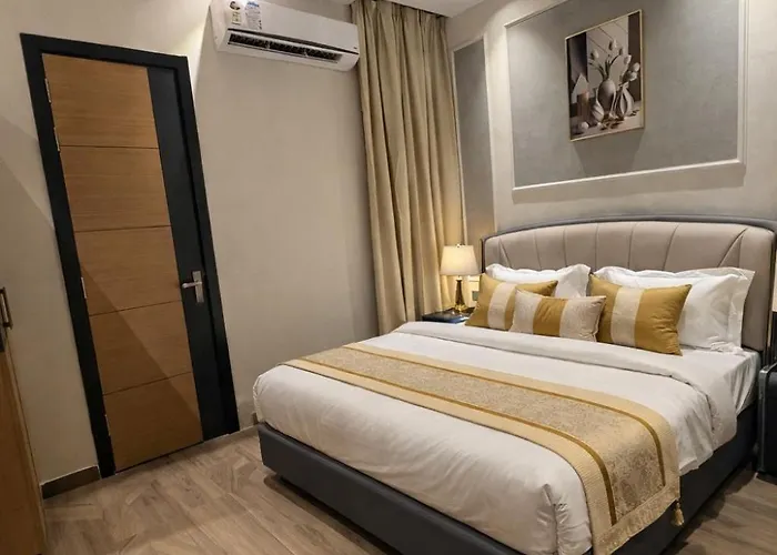 Hotel Next Level Amritsar !! Large Parking ! Lift ! Near Bus Stand & Golden Temple ! Newly Built