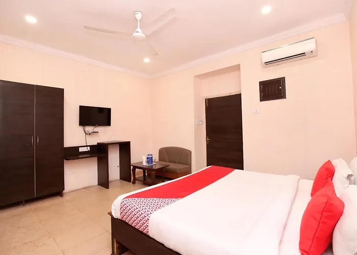 Hotel O Sai Leela Residency