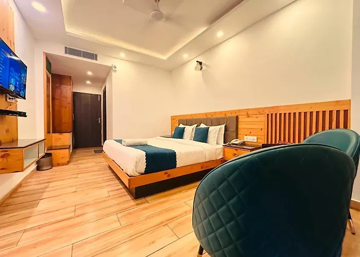 Rock Pine View Cottage & Cafe, Mussoorie - Blissful View From Rooms