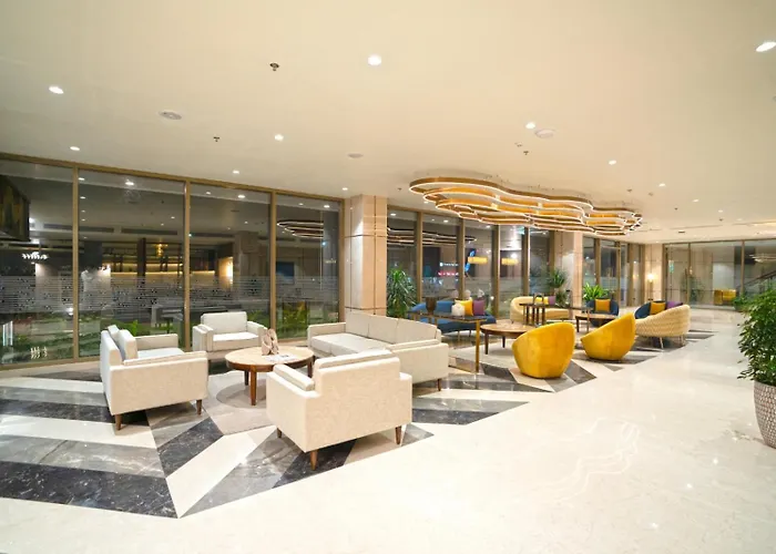 Vivanta Kochi, Aluva