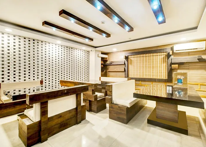 Townhouse Hatigaon Near Medicity Formerly Hotel Grand Majesty