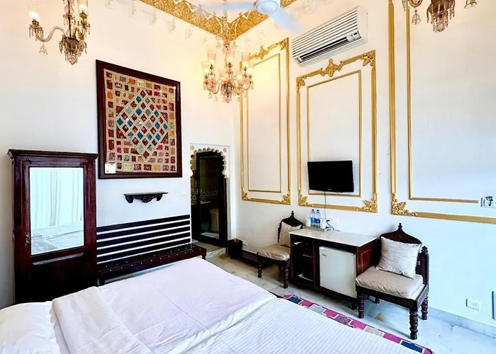 Lake Pichola Hotel