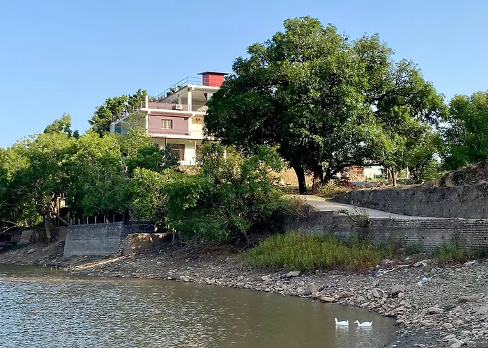 Lake 1 Estate
