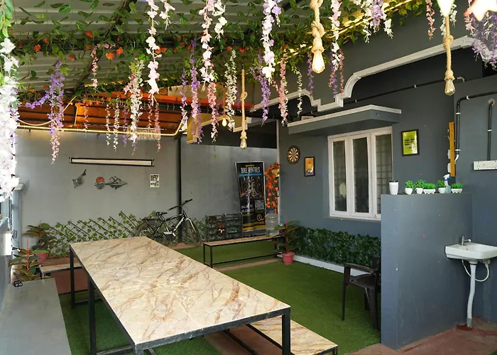 Da Java 18 Hostel And Homestay Chikmagalur