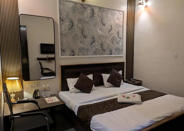 Hotel Nidhivan Dham - Near Janam Bhoomi Mathura