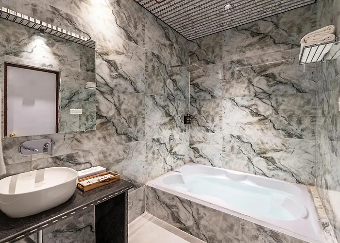 Shakuntalam Sagar - Luxury Boutique Lake View Hotel, Udaipur