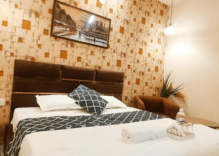 Hotel Silver A - Favorite Of Families, Corporates & Couple