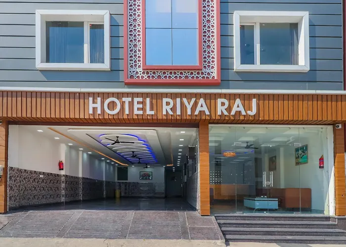 Hotel Riya Raj - Luxury Stay
