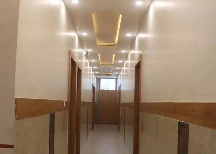 Hotel Lakhdatar
