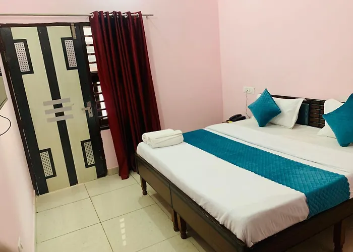 Hotel Mahadev Home-Stay !! Near Chandigarh It'L Airport