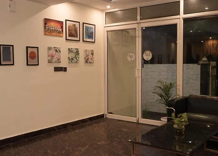 Life Tree Hotel And Banquet Hall, Sector 63A