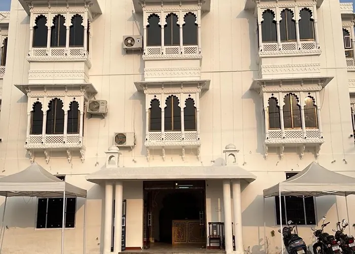 Lotus Hotel