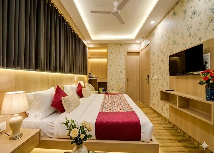 Hotel Rosewood Suites Near Delhi Igi Airport