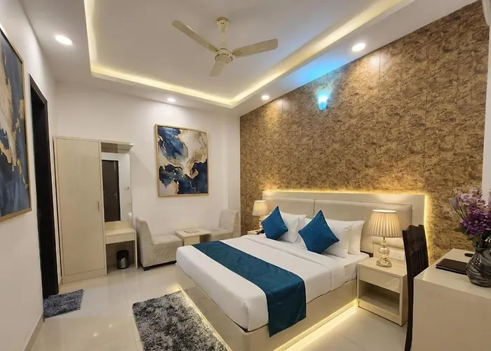 Hotel Rosewood Suites Near Delhi Igi Airport