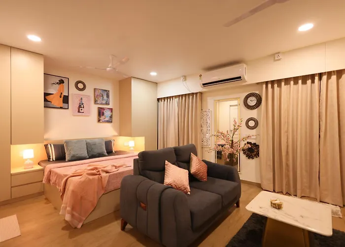 Blanchaus Stays - Premium Luxury I Viman Nagar I Near Pune Airport I Skyline View