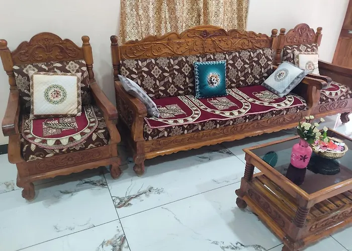 Yerramsetti Vaari Homestay, Full 3Bhk, Ac Rooms , Kitchen Access Self Cooking