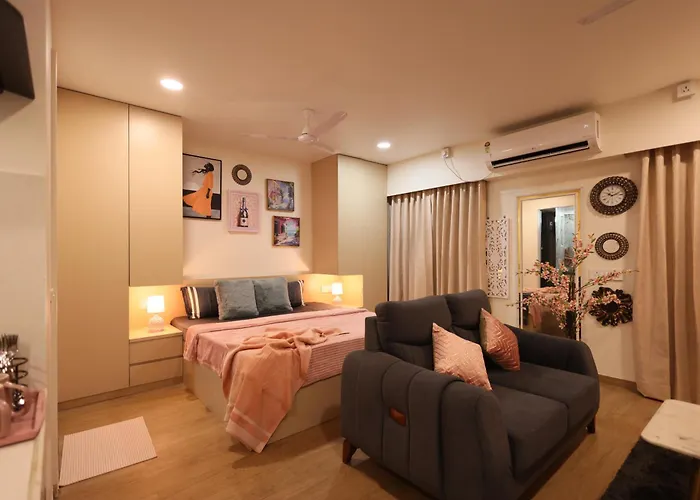Blanchaus Stays - Premium Luxury I Viman Nagar I Near Pune Airport I Skyline View