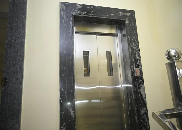 Hotel Nemi Residency
