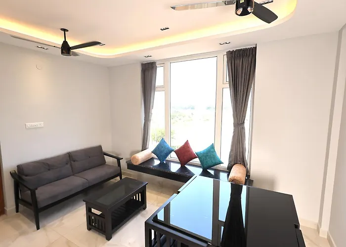 Coral Shelters Service Apartments Luxe Kochadai