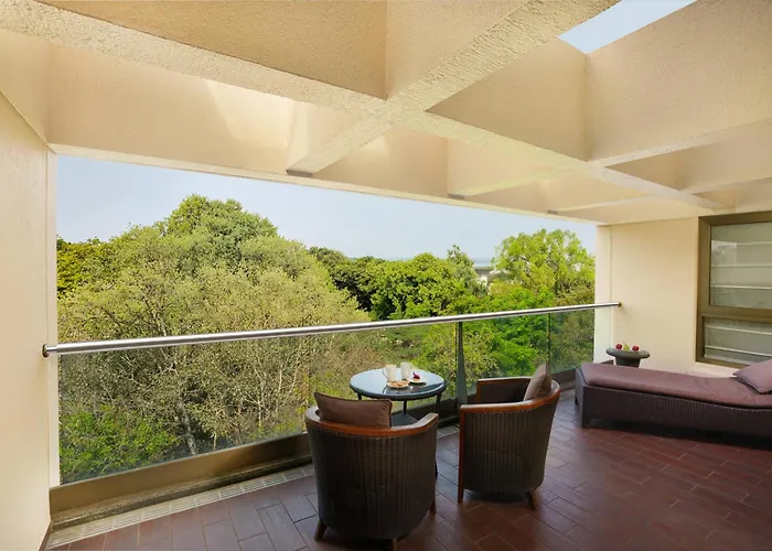 Oakwood Residence Naylor Road Pune