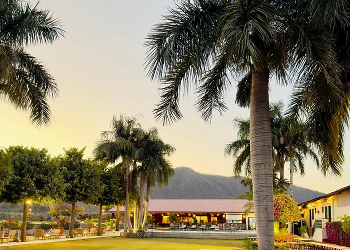 Shikarbadi Heritage Hotel By The Lake - By Hrh Group Of Hotels