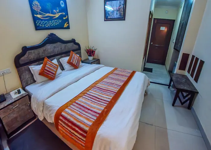 Hotel Silver Arc - Near Karol Bagh Metro Station Delhi 