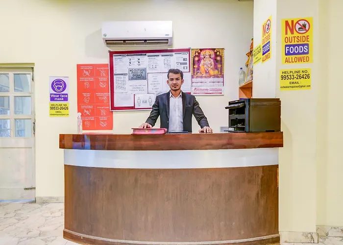 Hotel O Vishwakarma Palace Delhi 