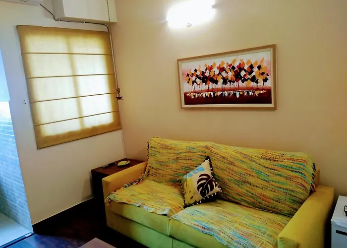 Boutique Studio Apartment Near Noida Expressway, Metro, It Hub, Expomart
