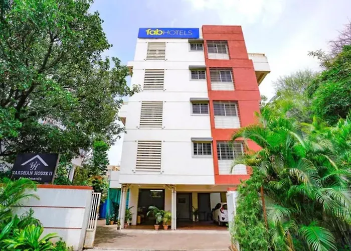 Fabhotel Vardhan House II Pune