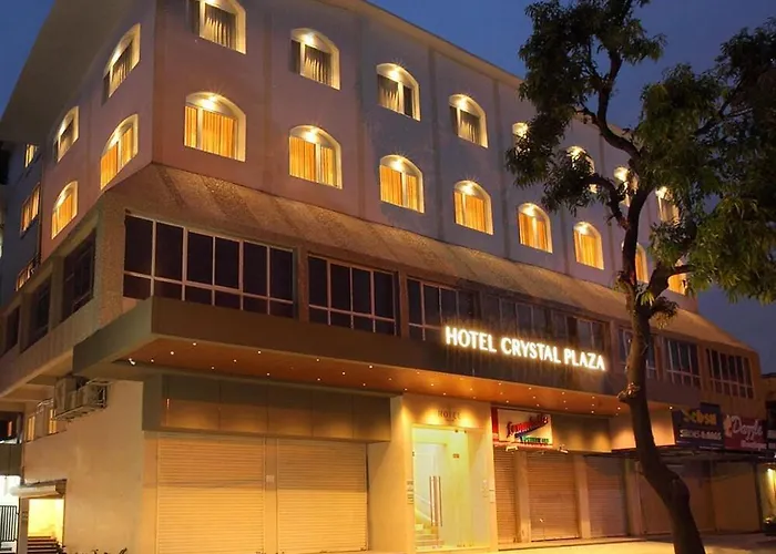 Hotel Crystal Plaza