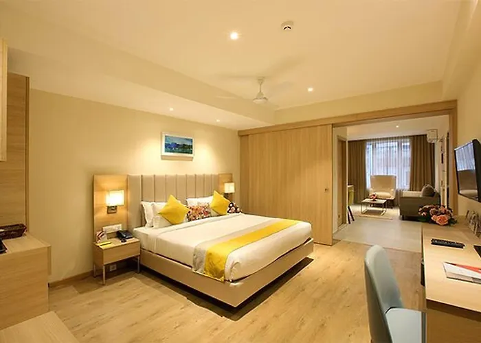 Hotel Crystal Plaza