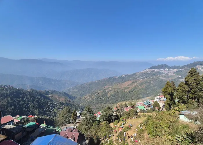 Hotel Sakura Mountain View 10 Mins From Mall Road