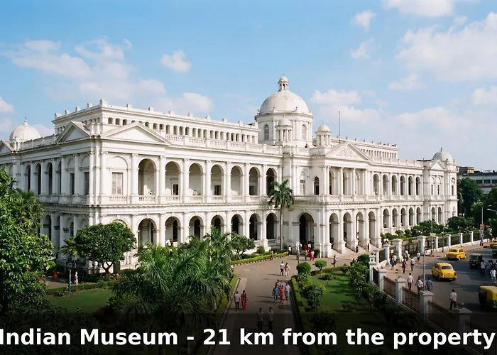 Collection O Serampore Railway Station