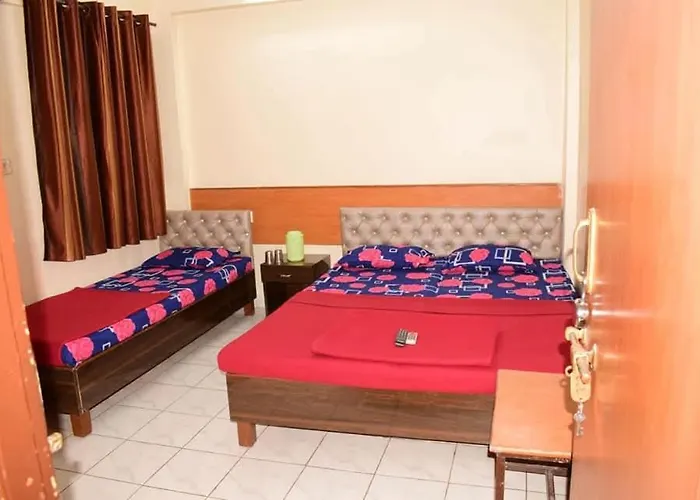 Sairatna Hotel Only 1 Minute Distance From Sai Temple