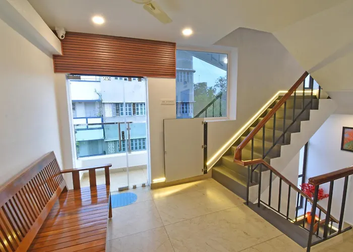 Hotel De Lux Splendid At French Colony
