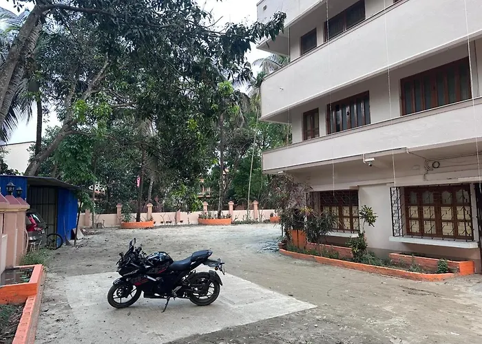 Sri Mayapur Chandrodaya Guest House And Event Holder