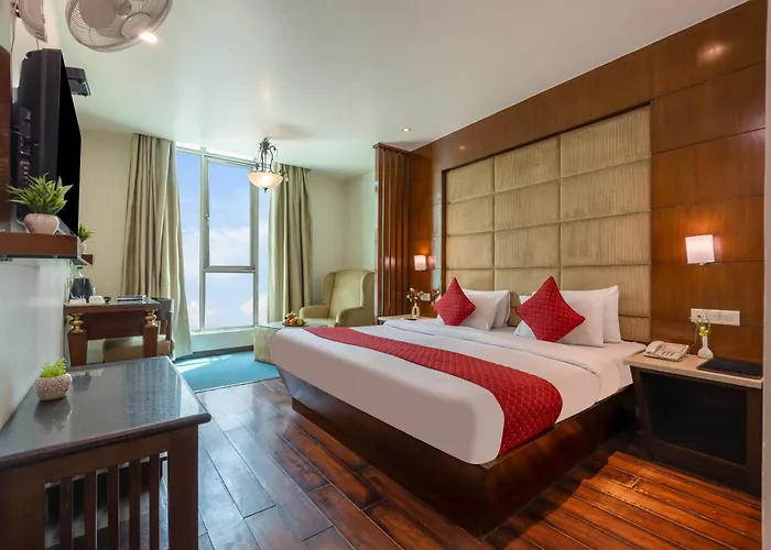 Hotel Aura - 05 Mins From New Delhi Railway Station & Connaught Place