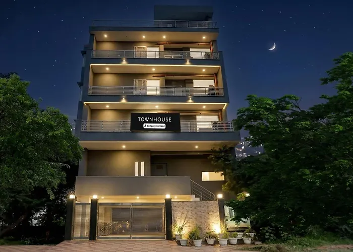 Townhouse Rohini Sector 24