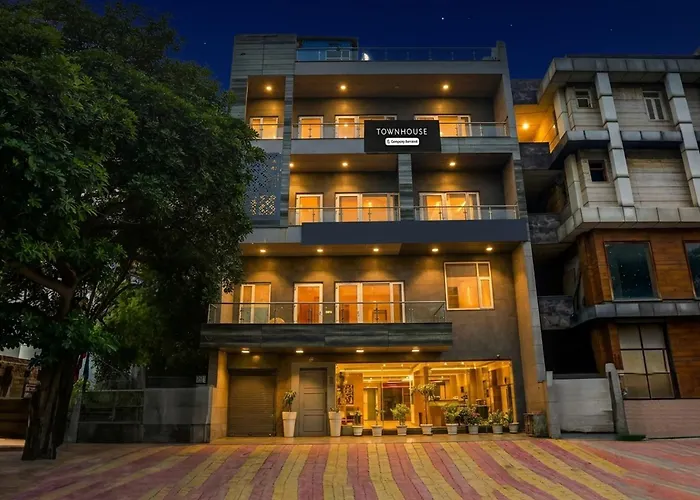 Townhouse Rohini Sector 23