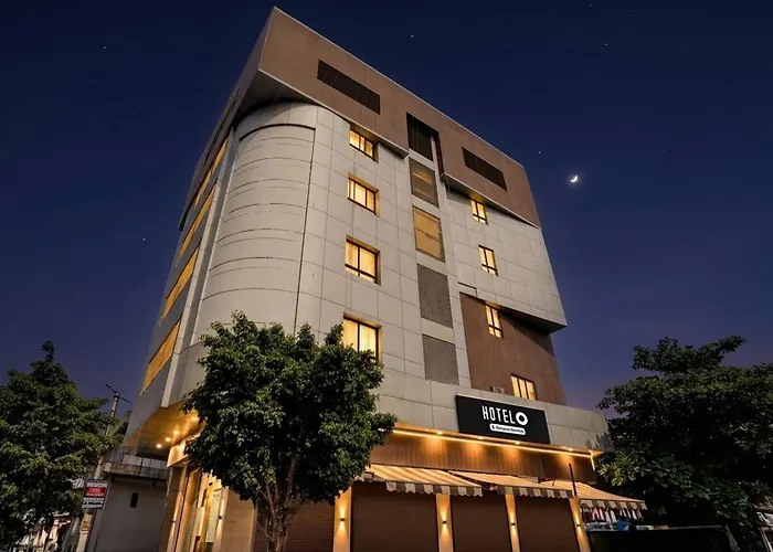 Hotel O Nashik Road Formerly The Address Hotel