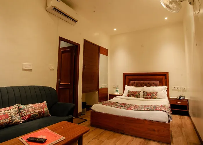 Jullundur Hotel & Restaurant