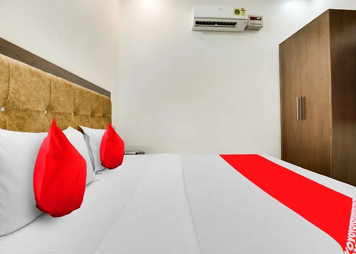 Hotel O King Star Residency